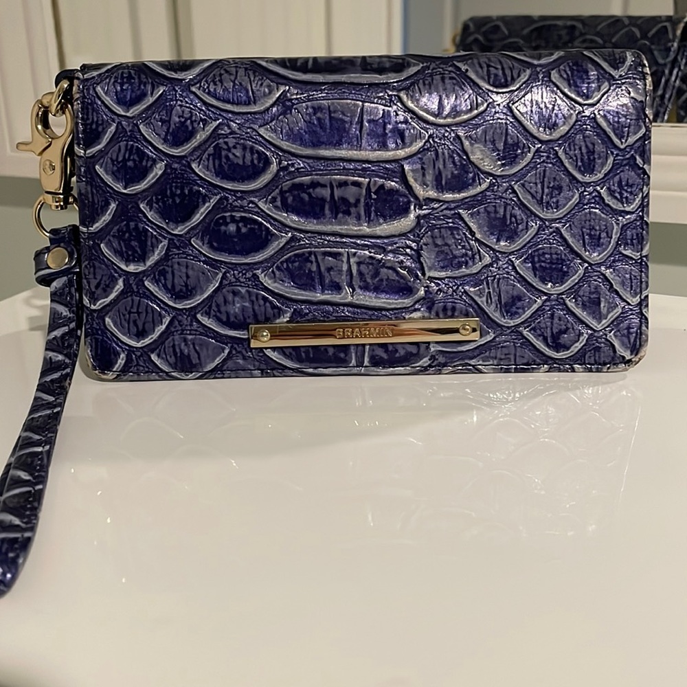 💙 Brahmin Debra Denim Cruz Wristlet 💙